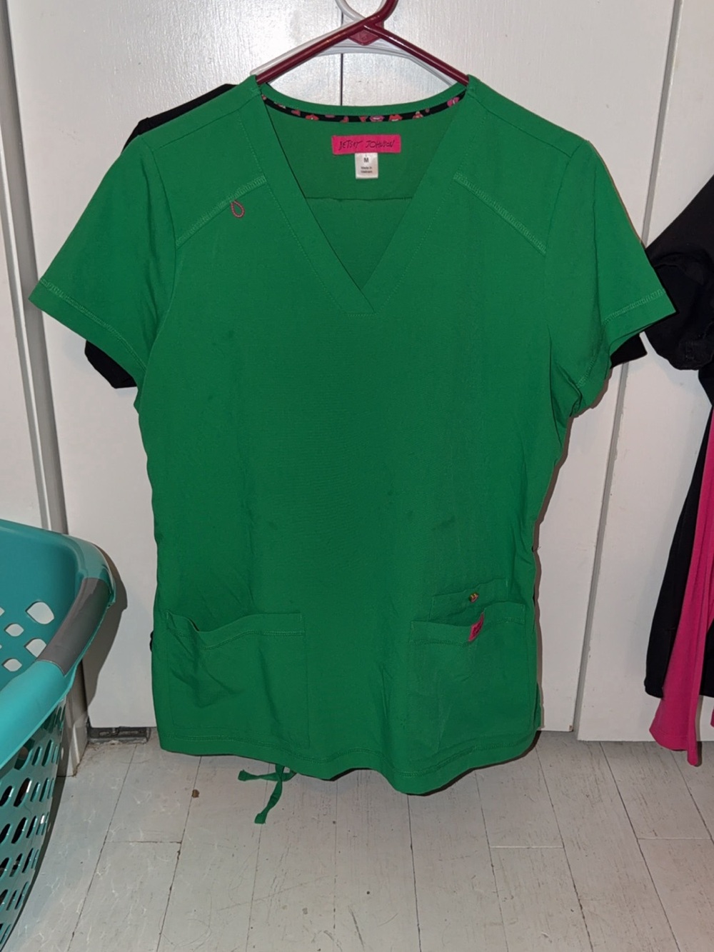 Betsy Johnson Women’s Green V-Neck Short Sleeve Scrub set